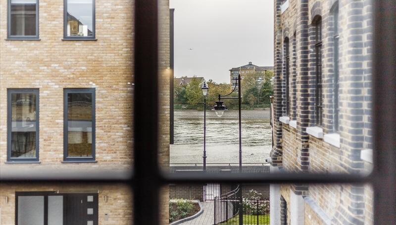 Palace Wharf, Rainville Road, London